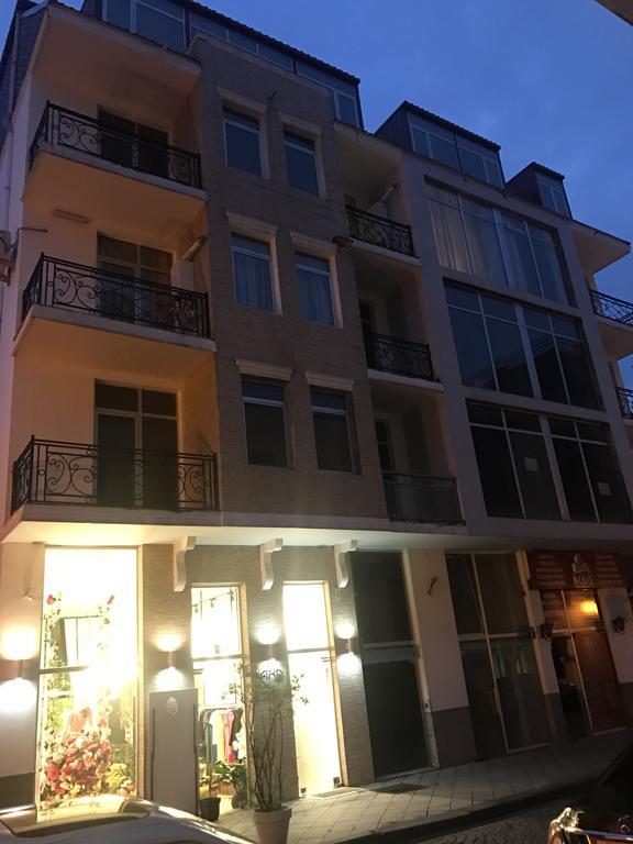 Piazza Apartment Batumi Exterior photo